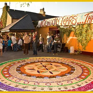 3 Bed Apartment/explore The Area/enjoy Our Pub Irland